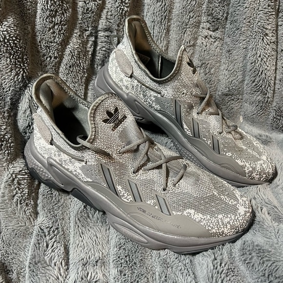 🚨Adidas Originals Ozweego Knit Grey - Picture 1 of 6